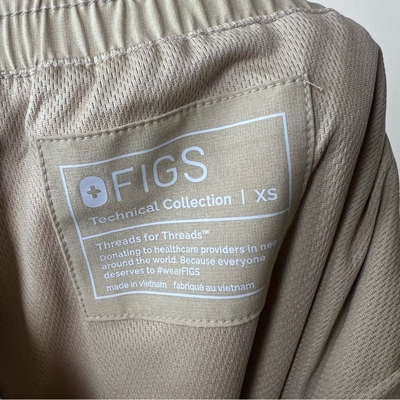 Figs Zamora High Waisted FIONLITE Lined Jogger
Scrub Pants XS Light Oak - Picture 8 of 10